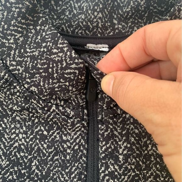 Lululemon Rest Less Cropped Half Zip Womens Size 10 Herringbone Fade Black White - Picture 8 of 11